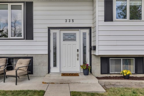 335 Huntbourne Hill Ne, Calgary, AB - Outdoor With Exterior