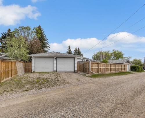 335 Huntbourne Hill Ne, Calgary, AB - Outdoor