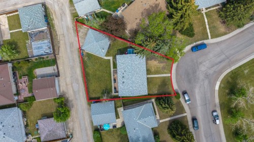 335 Huntbourne Hill Ne, Calgary, AB - Outdoor
