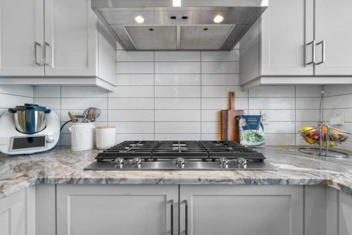 37 Legacy Glen Link Se, Calgary, AB - Indoor Photo Showing Kitchen With Upgraded Kitchen