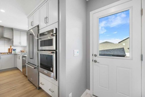 37 Legacy Glen Link Se, Calgary, AB - Indoor Photo Showing Kitchen