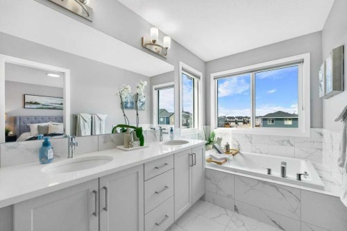 37 Legacy Glen Link Se, Calgary, AB - Indoor Photo Showing Bathroom