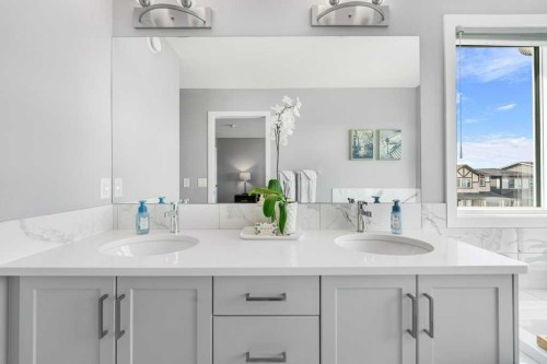 37 Legacy Glen Link Se, Calgary, AB - Indoor Photo Showing Bathroom