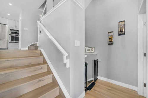 37 Legacy Glen Link Se, Calgary, AB - Indoor Photo Showing Other Room