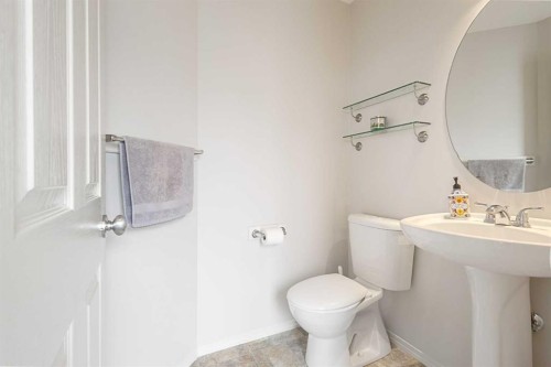 41 Silverado Saddle Avenue Sw, Calgary, AB - Indoor Photo Showing Bathroom