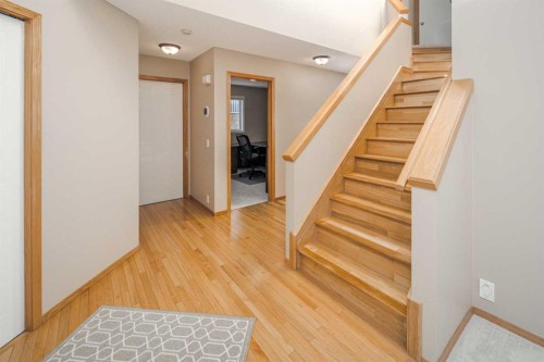 110 Hampstead Rise Nw, Calgary, AB - Indoor Photo Showing Other Room