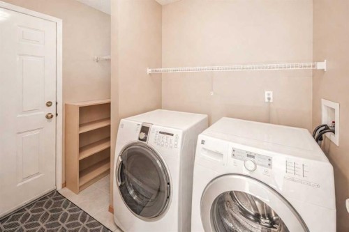 110 Hampstead Rise Nw, Calgary, AB - Indoor Photo Showing Laundry Room
