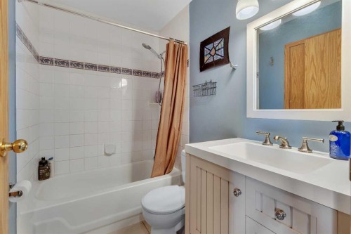 34 Hidden Spring Circle Nw, Calgary, AB 
