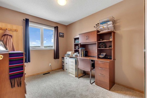 34 Hidden Spring Circle Nw, Calgary, AB 