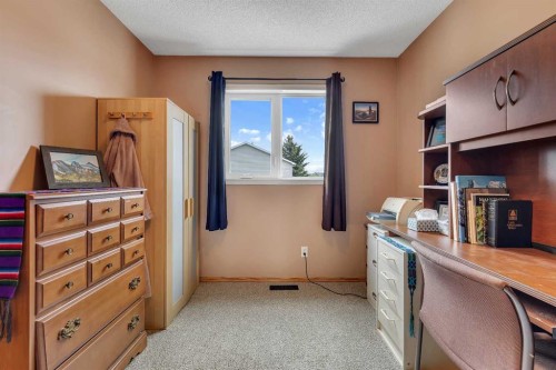 34 Hidden Spring Circle Nw, Calgary, AB 