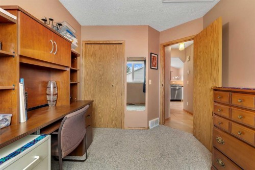 34 Hidden Spring Circle Nw, Calgary, AB 