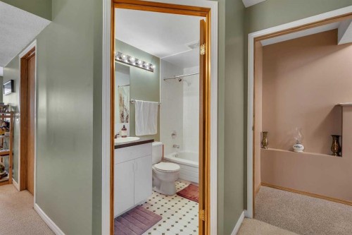 34 Hidden Spring Circle Nw, Calgary, AB 