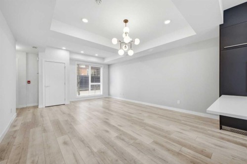 4010 Kovitz Lane Nw, Calgary, AB - Indoor Photo Showing Other Room