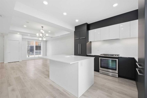 4010 Kovitz Lane Nw, Calgary, AB - Indoor Photo Showing Kitchen With Upgraded Kitchen