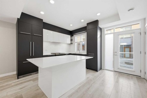 4010 Kovitz Lane Nw, Calgary, AB - Indoor