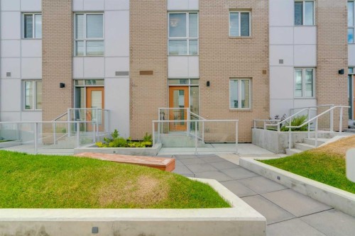 4010 Kovitz Lane Nw, Calgary, AB - Outdoor With Exterior