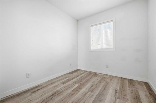 4010 Kovitz Lane Nw, Calgary, AB - Indoor Photo Showing Other Room