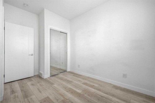 4010 Kovitz Lane Nw, Calgary, AB - Indoor Photo Showing Other Room