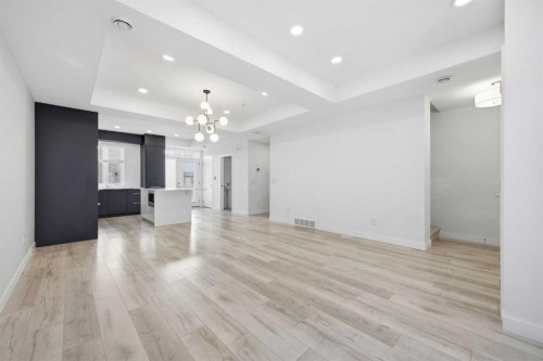 4010 Kovitz Lane Nw, Calgary, AB - Indoor Photo Showing Other Room