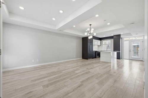 4010 Kovitz Lane Nw, Calgary, AB - Indoor Photo Showing Other Room