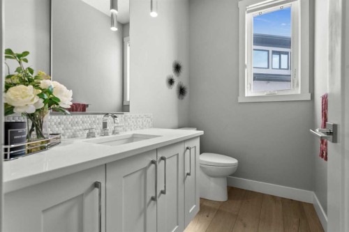 86 Juneberry Heights, Rural Rocky View County, AB - Indoor Photo Showing Bathroom