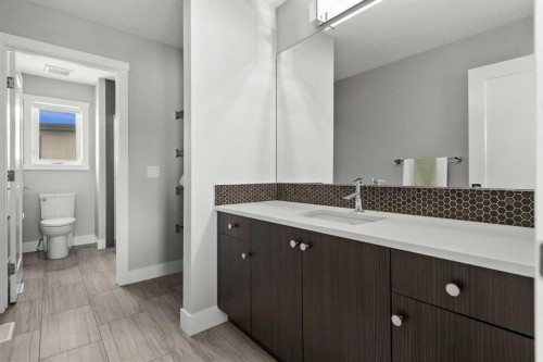 86 Juneberry Heights, Rural Rocky View County, AB - Indoor Photo Showing Bathroom