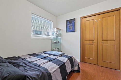 32 Millrise Crescent Sw, Calgary, AB - Indoor Photo Showing Bedroom