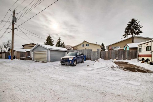 118 Dovertree Place Se, Calgary, AB - Outdoor