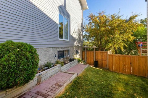 20 Strathlorne Crescent Sw, Calgary, AB - Outdoor
