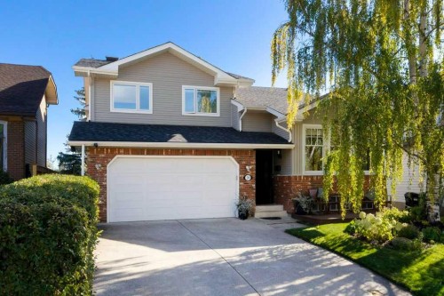 20 Strathlorne Crescent Sw, Calgary, AB - Outdoor With Facade