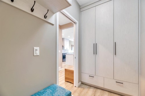 840 Seton Circle Se, Calgary, AB - Indoor