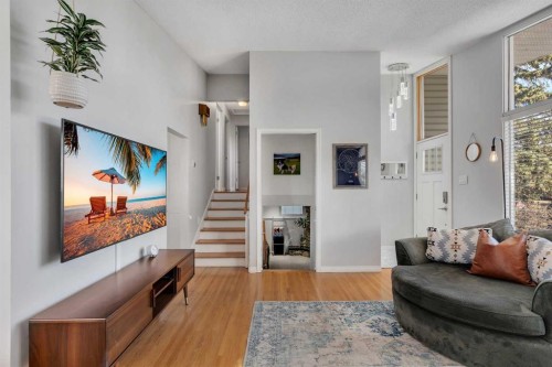 9939 Maplecreek Drive Se, Calgary, AB - Indoor