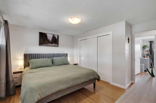 9939 Maplecreek Drive Se, Calgary, AB - Indoor Photo Showing Bedroom