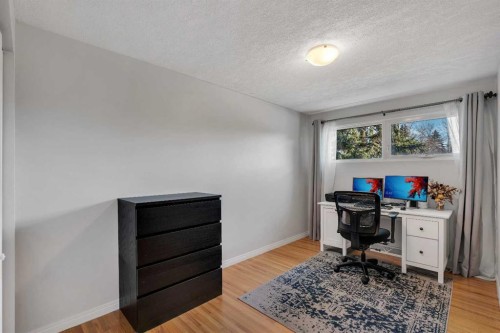 9939 Maplecreek Drive Se, Calgary, AB - Indoor Photo Showing Office