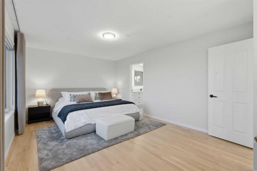 146 Springbluff Heights Sw, Calgary, AB - Indoor Photo Showing Bedroom