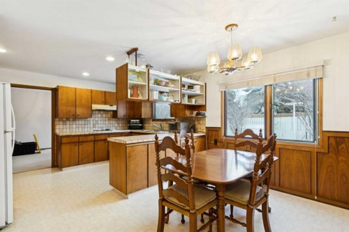 7312 Kananaskis Drive Sw, Calgary, AB - Indoor