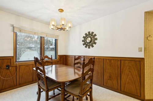7312 Kananaskis Drive Sw, Calgary, AB - Indoor Photo Showing Dining Room