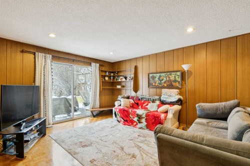 7312 Kananaskis Drive Sw, Calgary, AB - Indoor Photo Showing Other Room