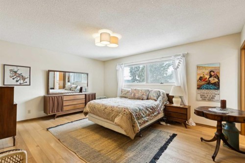 7312 Kananaskis Drive Sw, Calgary, AB - Indoor Photo Showing Bedroom