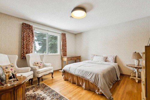 7312 Kananaskis Drive Sw, Calgary, AB - Indoor Photo Showing Bedroom