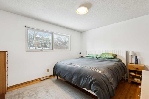 7312 Kananaskis Drive Sw, Calgary, AB - Indoor Photo Showing Bedroom