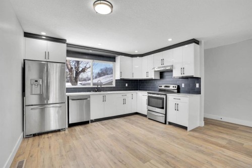 363 Templeside Circle Ne, Calgary, AB - Indoor Photo Showing Kitchen