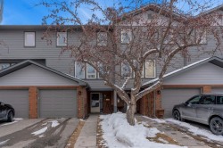 16-64 Woodacres Crescent SW Calgary, AB T2W 4V6