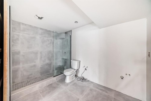 251 Cannell Place Sw, Calgary, AB - Indoor Photo Showing Bathroom