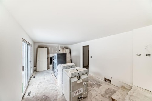 251 Cannell Place Sw, Calgary, AB - Indoor