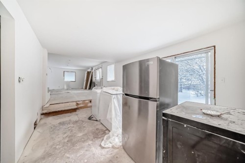 251 Cannell Place Sw, Calgary, AB - Indoor