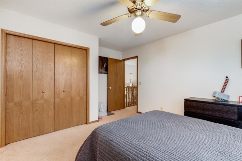 45 Thornfield Close Se, Airdrie, AB - Indoor Photo Showing Bedroom