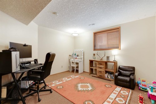 45 Thornfield Close Se, Airdrie, AB - Indoor Photo Showing Office