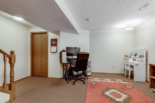 45 Thornfield Close Se, Airdrie, AB - Indoor Photo Showing Office