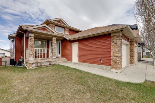 45 Thornfield Close Se, Airdrie, AB - Outdoor With Deck Patio Veranda